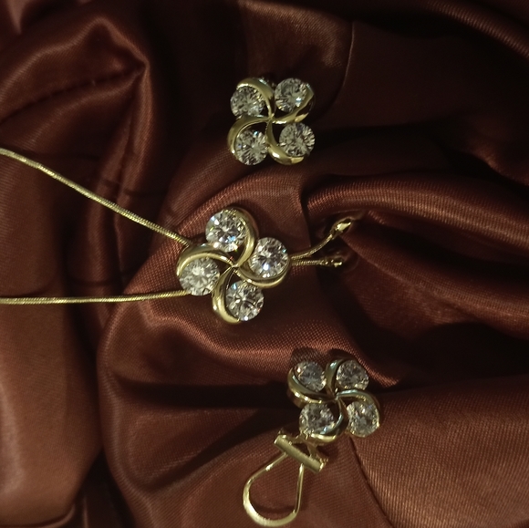 Jewelry Set - Picture 2 of 2